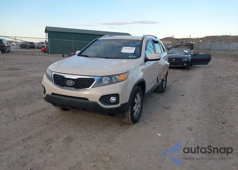 2011 Kia Sorento Lx from USA, damaged, VIN 5XYKTCA18BG143901